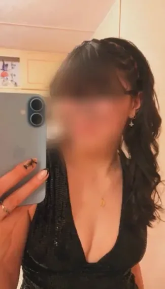 Büsra, 19