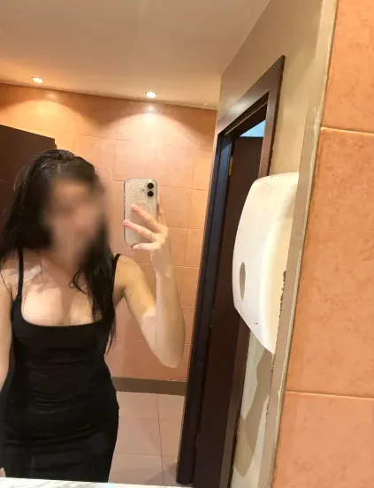 Jacqueline, 18