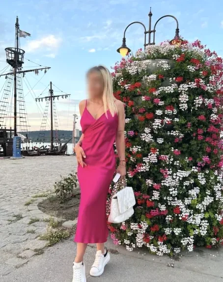 Jasmin, 29