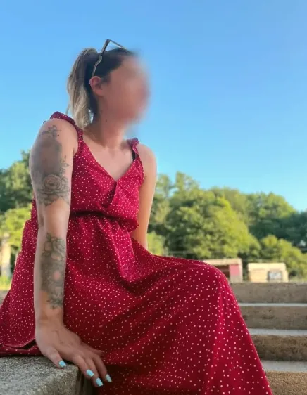 Josephine, 34