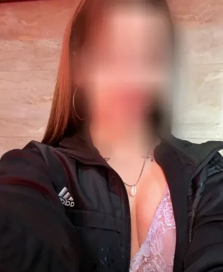 Lilly, 27