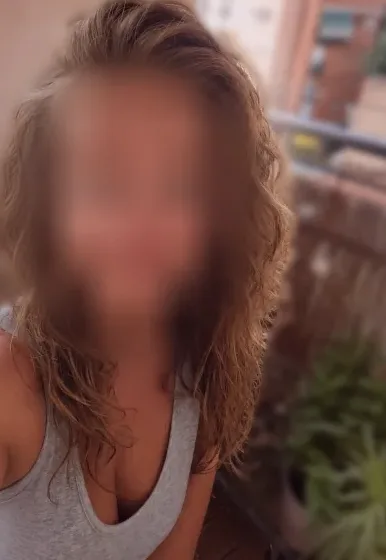 Nina, 40