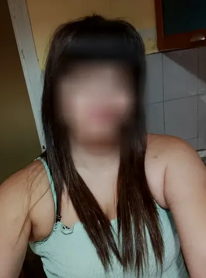 Sandra, 37